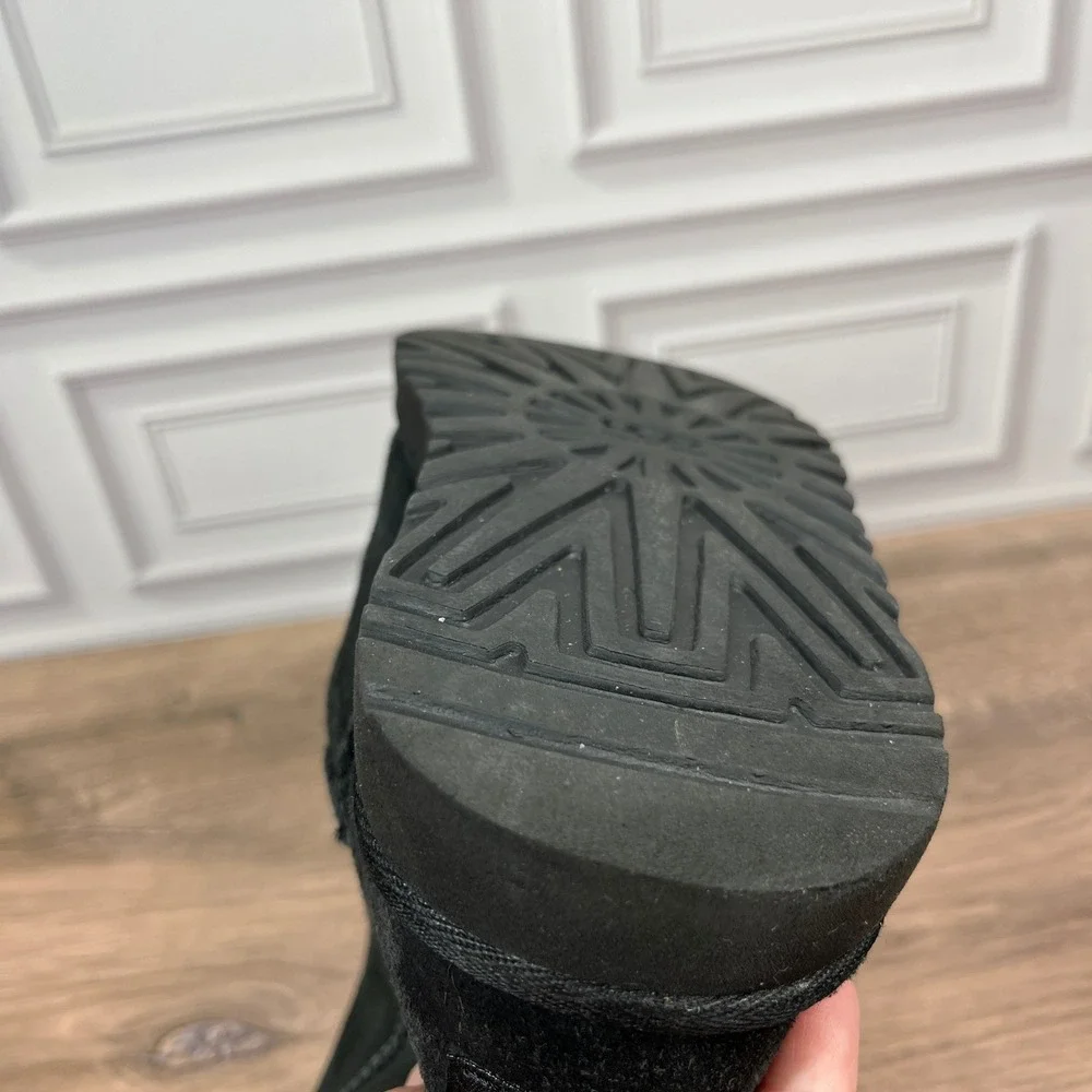 UGG Classic Short II Kids Black Suede Shearling Winter Boots 5251 Size 4